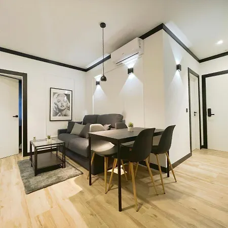 Mk77 - Lancia Apartmán León